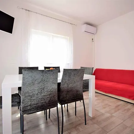 Appartement In Lopar